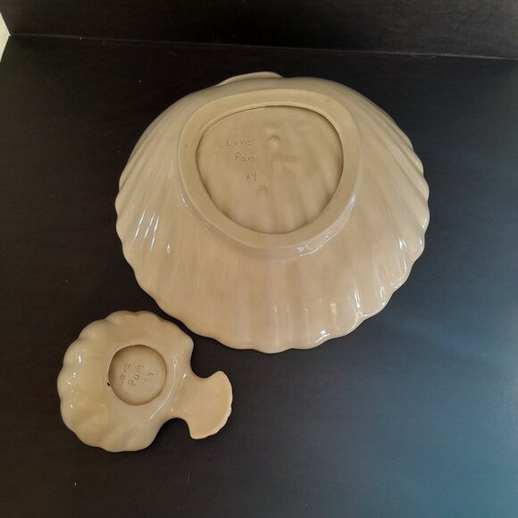 Clam Shell Chip and Dip Bowl - Picture 3 of 4